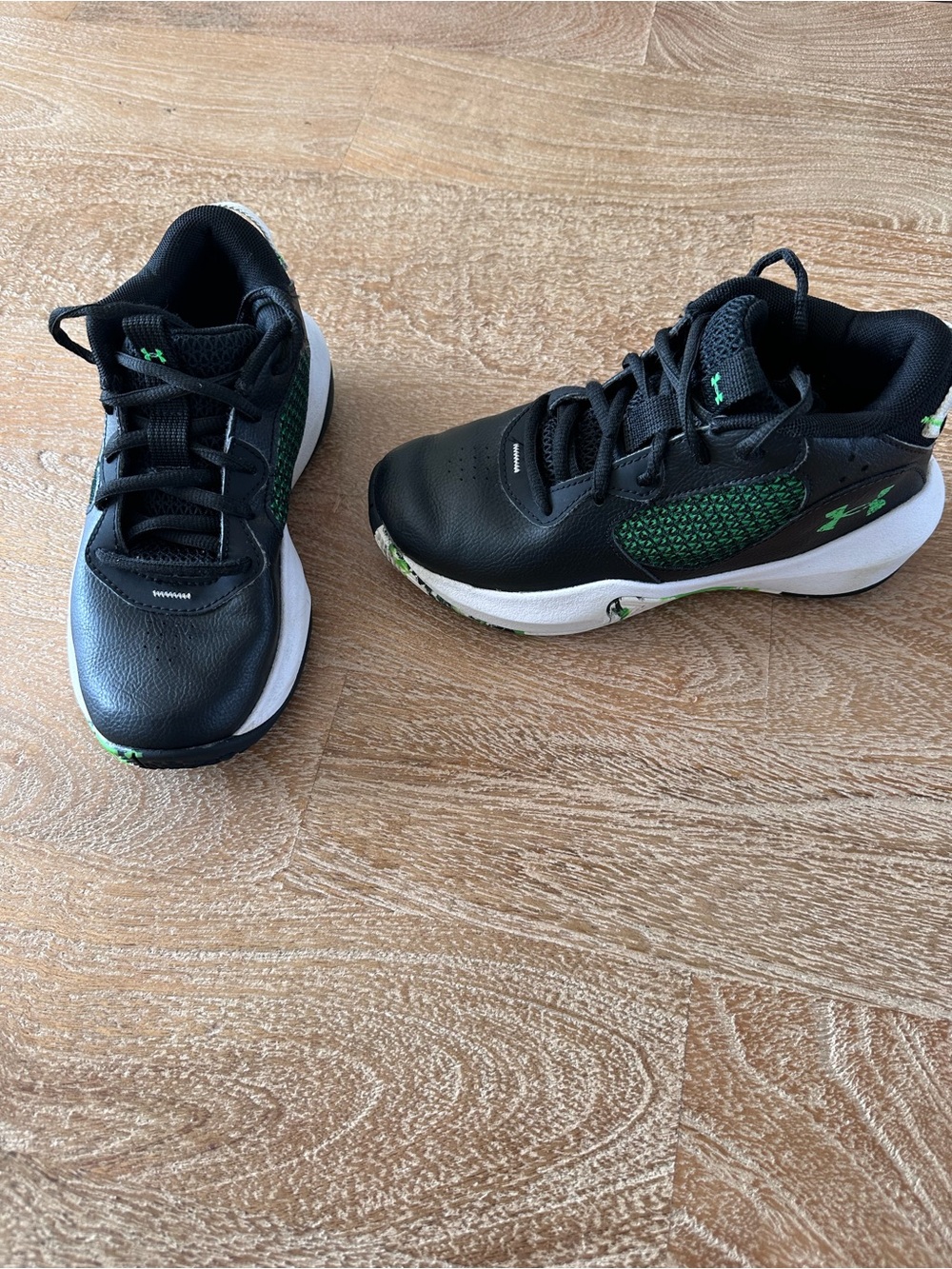 Boys Under Armour gym shoes